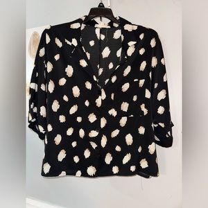 Vine & Lone Black and White Splotch Short Hemline Short Sleeve Button Down